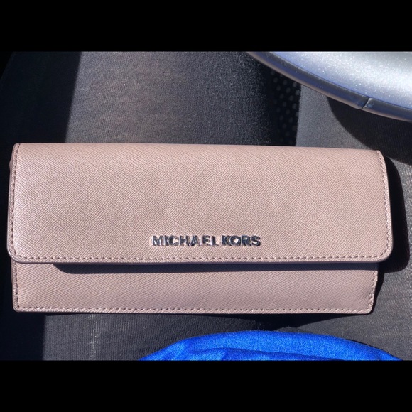 travel slim saffiano leather wallet